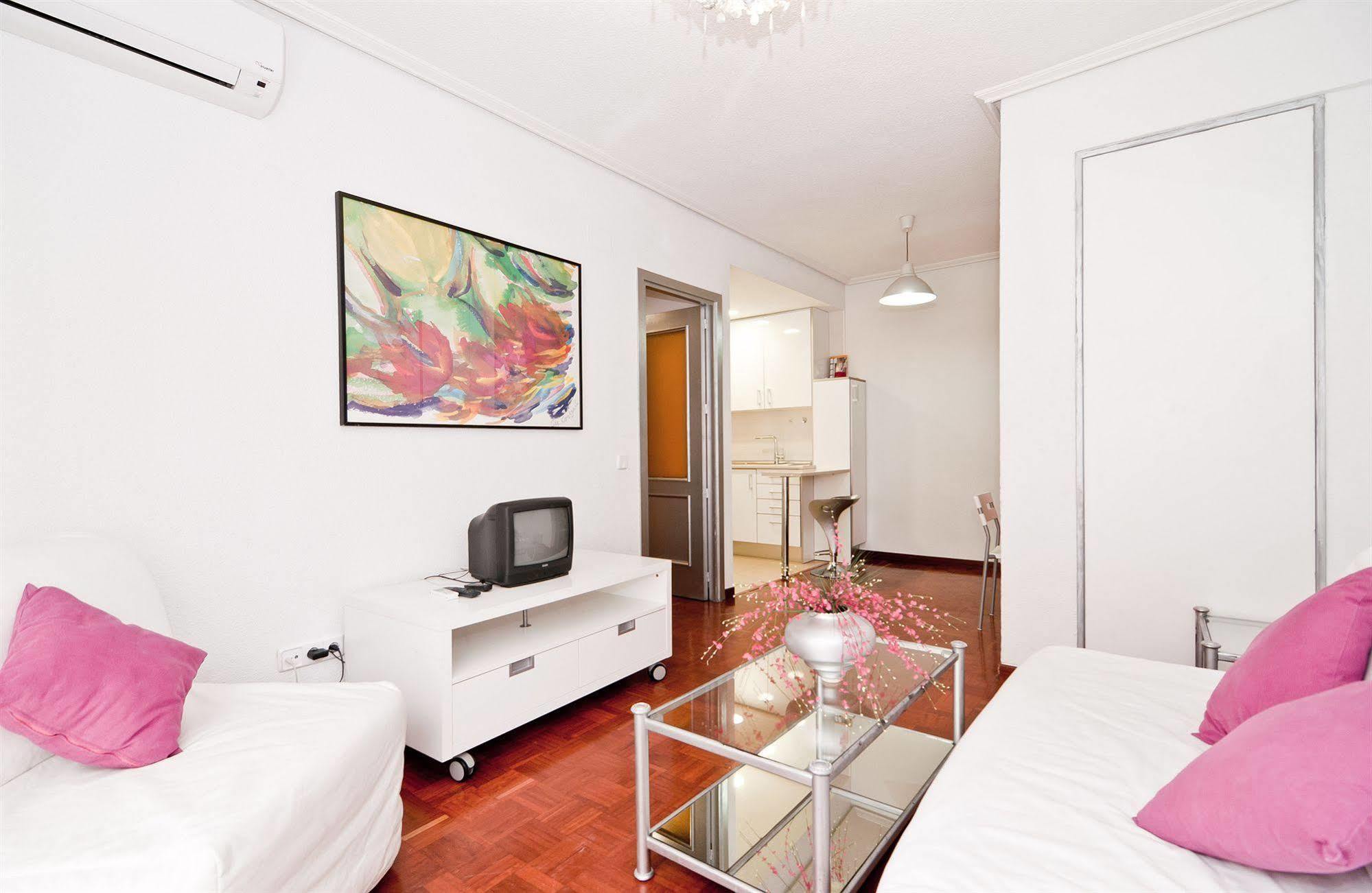 Apartamentos Aqui Me Quedo Μαδρίτη Εξωτερικό φωτογραφία